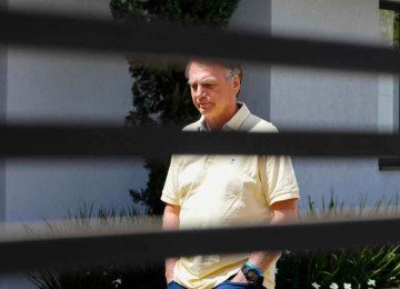 A pris&atilde;o domiciliar do ex-presidente jair Bolsonaro durou de 4 de agosto a 22 de novembro, quando foi convertida em preventiva por alexandre de moraes -  (crédito: SERGIO LIMA/AFP)