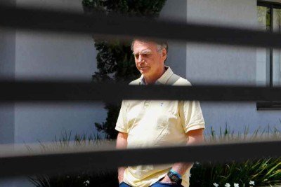 A pris&atilde;o domiciliar do ex-presidente jair Bolsonaro durou de 4 de agosto a 22 de novembro, quando foi convertida em preventiva por alexandre de moraes -  (crédito: SERGIO LIMA/AFP)