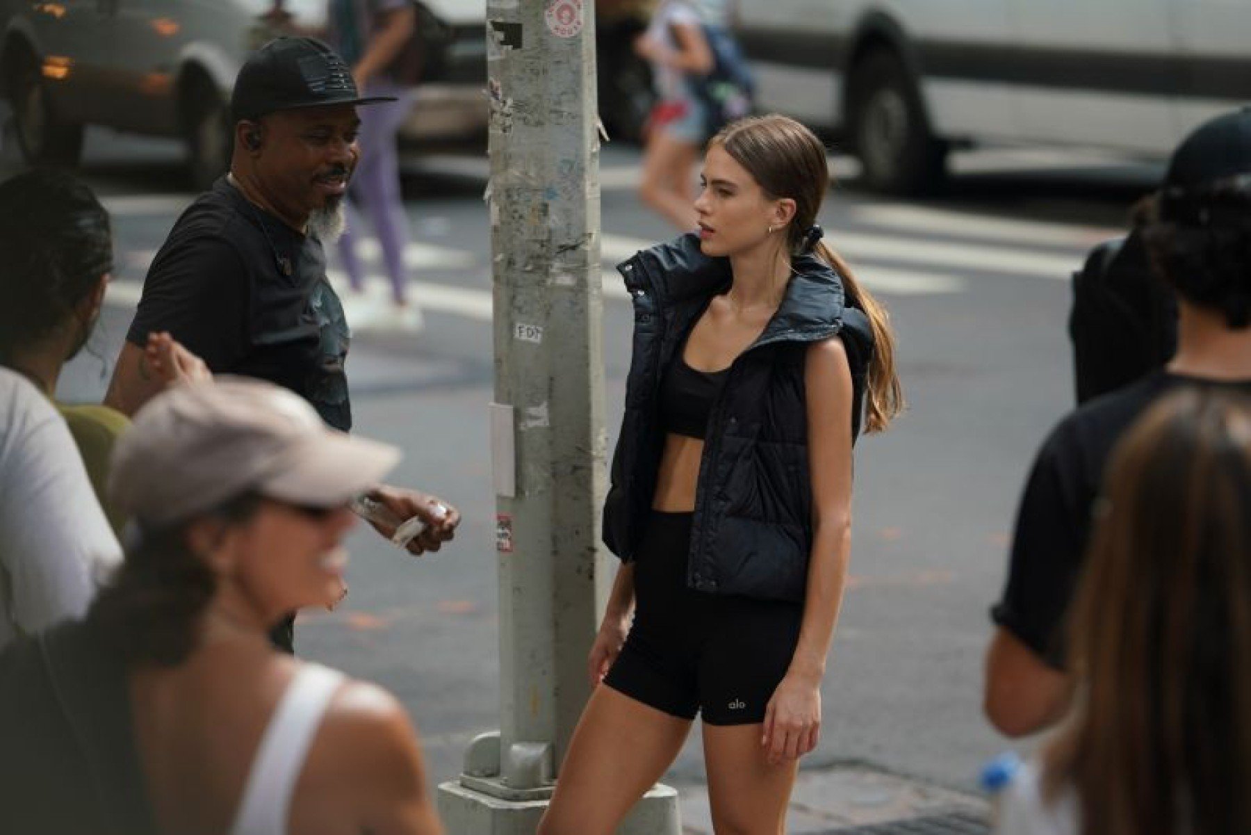 Vogue Turquia celebra 15 anos com brasileira na capa  - DINO