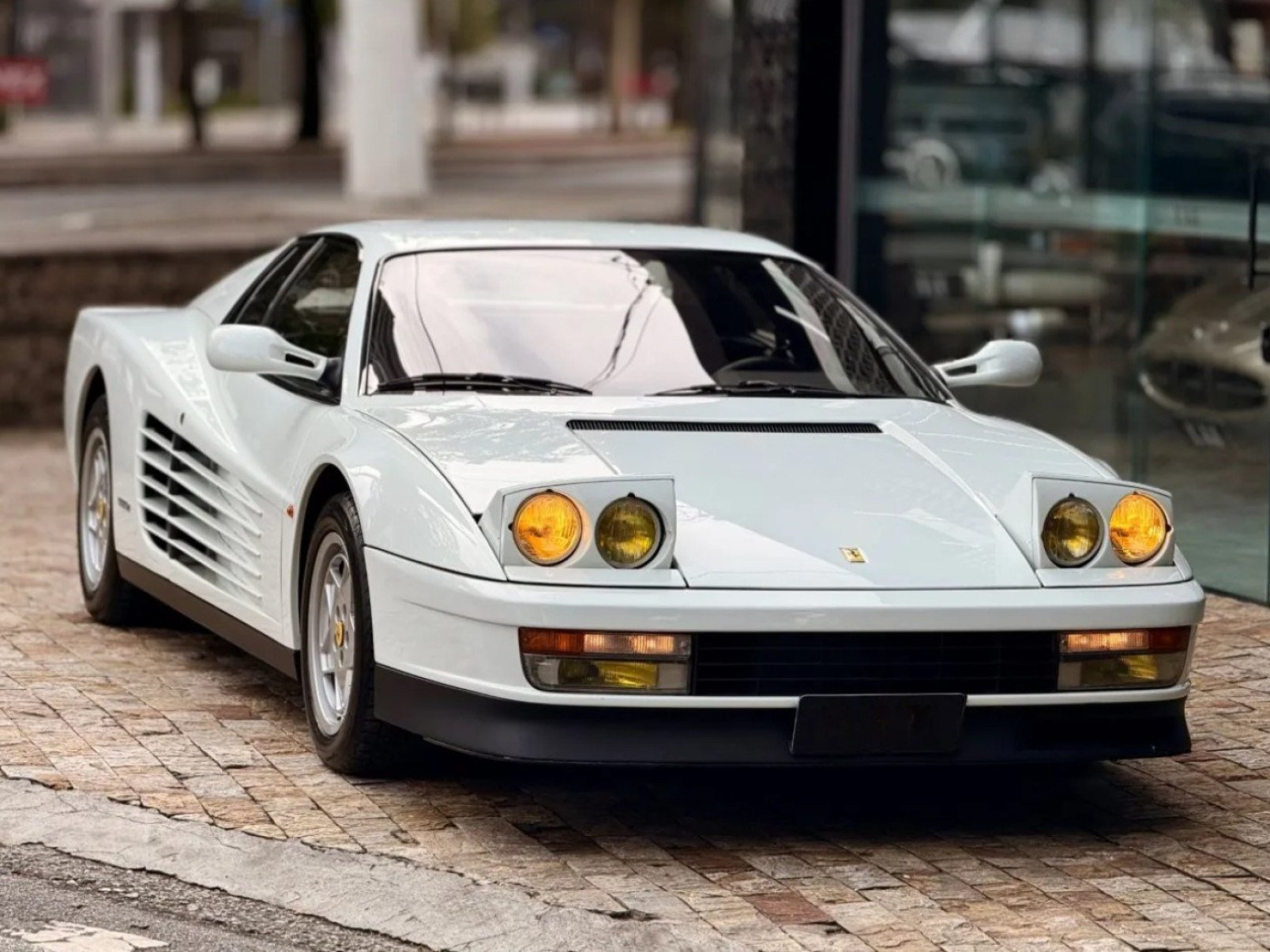 Ferrari Testarossa 1988 vai a leilão no Brasil - DINO