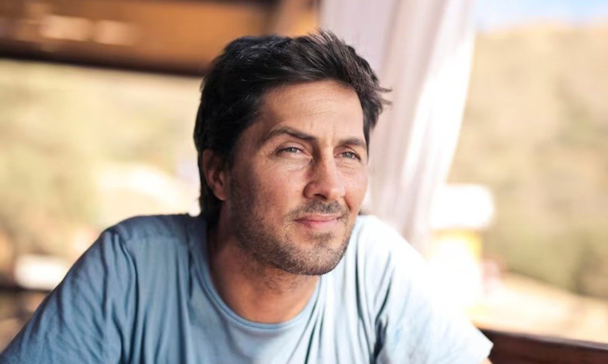 Muitos homens, ao atingirem essa fase da vida, percebem que não precisam mais provar nada a ninguém -  (crédito: Freepik)