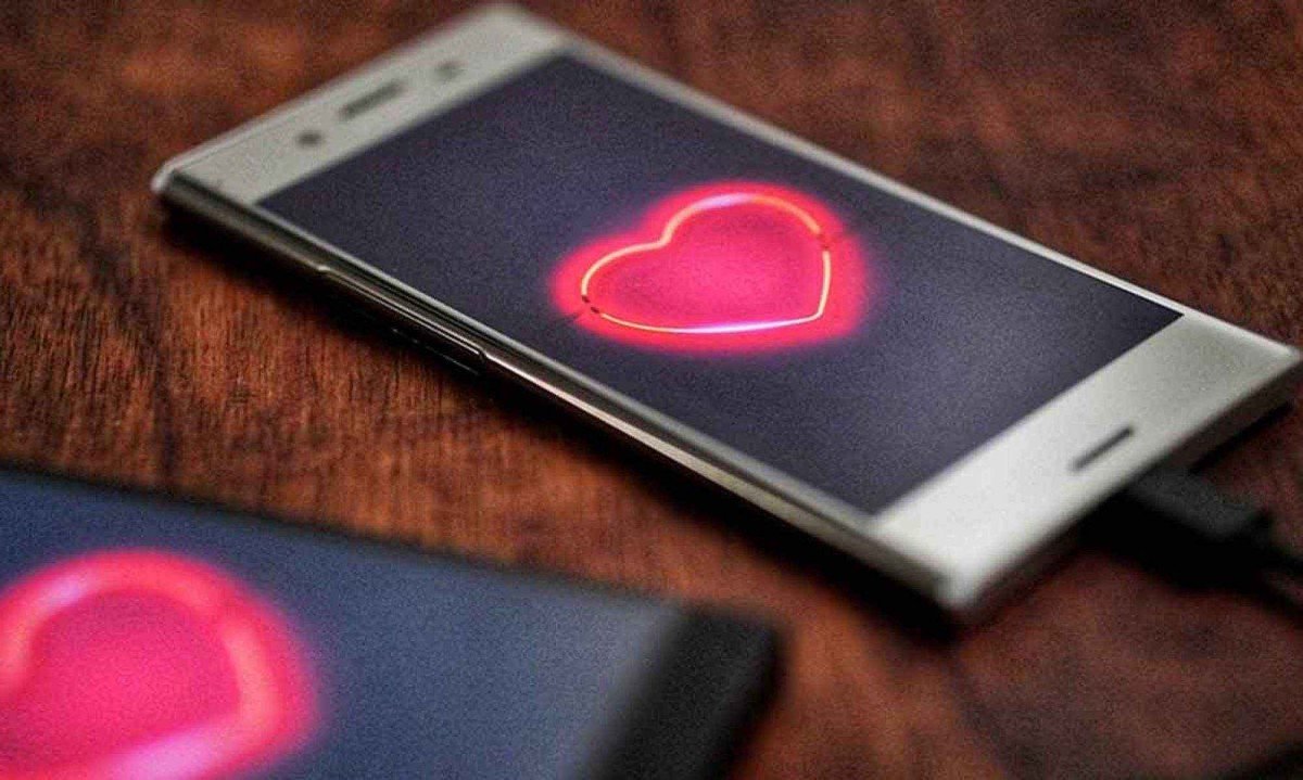 Celular, redes sociais e internet reconfiguraram o namoro -  (crédito: Pixabay/reprodução)