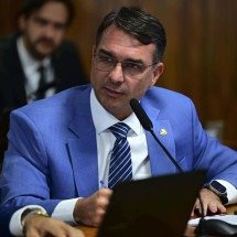 "Usam criatividade para o mal", diz Flávio Bolsonaro sobre cassação de irmão - Saulo Cruz/Agência Senado