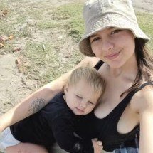 Pra quem não viu: Girafa mata bebê e deixa mãe paraplégica - Reprodução redes sociais 