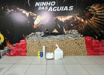 Uma tonelada de drogas é apreendida em casa no Triângulo Mineiro -  (crédito: PMMG/Reprodução)