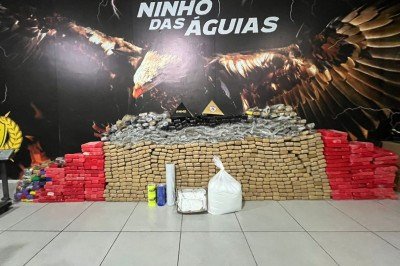 Uma tonelada de drogas é apreendida em casa no Triângulo Mineiro -  (crédito: PMMG/Reprodução)