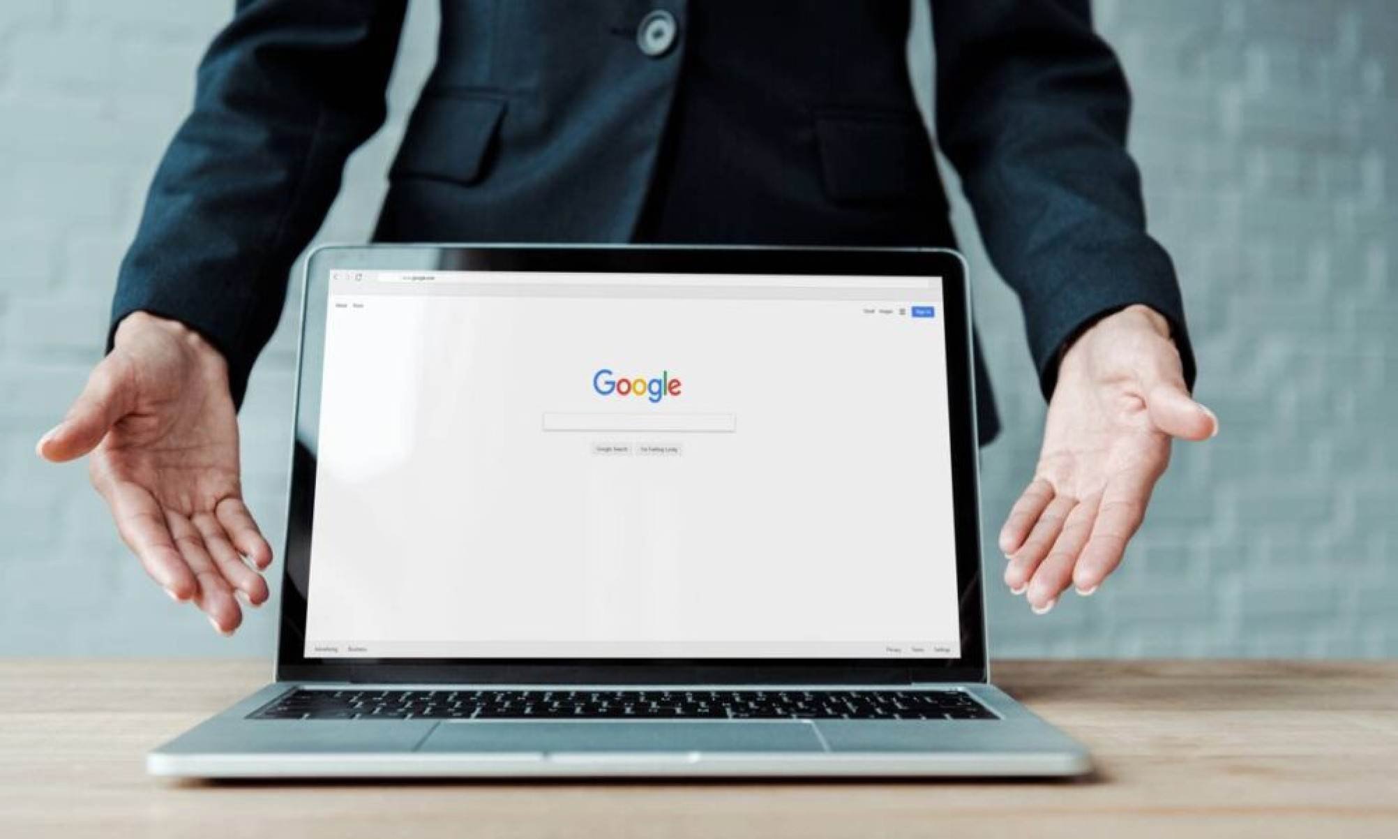 Google tem uma função que guarda todas as suas buscas antigas