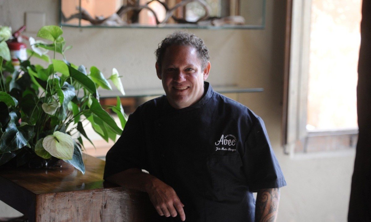 'Misturo as tradi&ccedil;&otilde;es com pratos menos convencionais para a &eacute;poca, como o Fil&eacute; Wellington e a comida &aacute;rabe' - Jo&atilde;o Paulo Borges, Avec Gastronomia