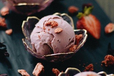 Para uma apresenta&ccedil;&atilde;o bonita sirva em ta&ccedil;as geladas e finalize com caldas, castanhas ou raspas de chocolate. -  (crédito: Pexels)