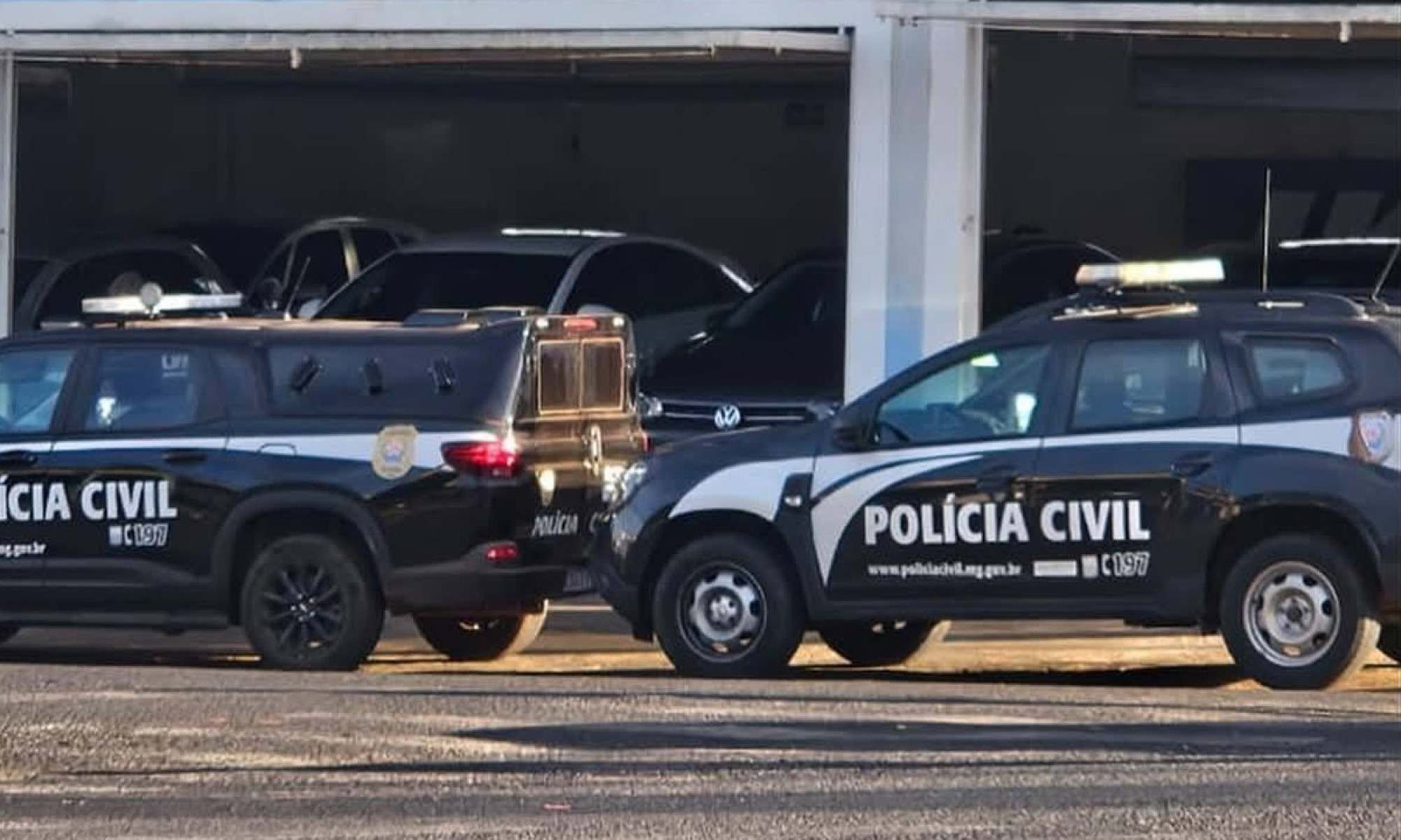 Pai e filho garagistas são presos e Justiça bloqueia R$20 mi em imóveis