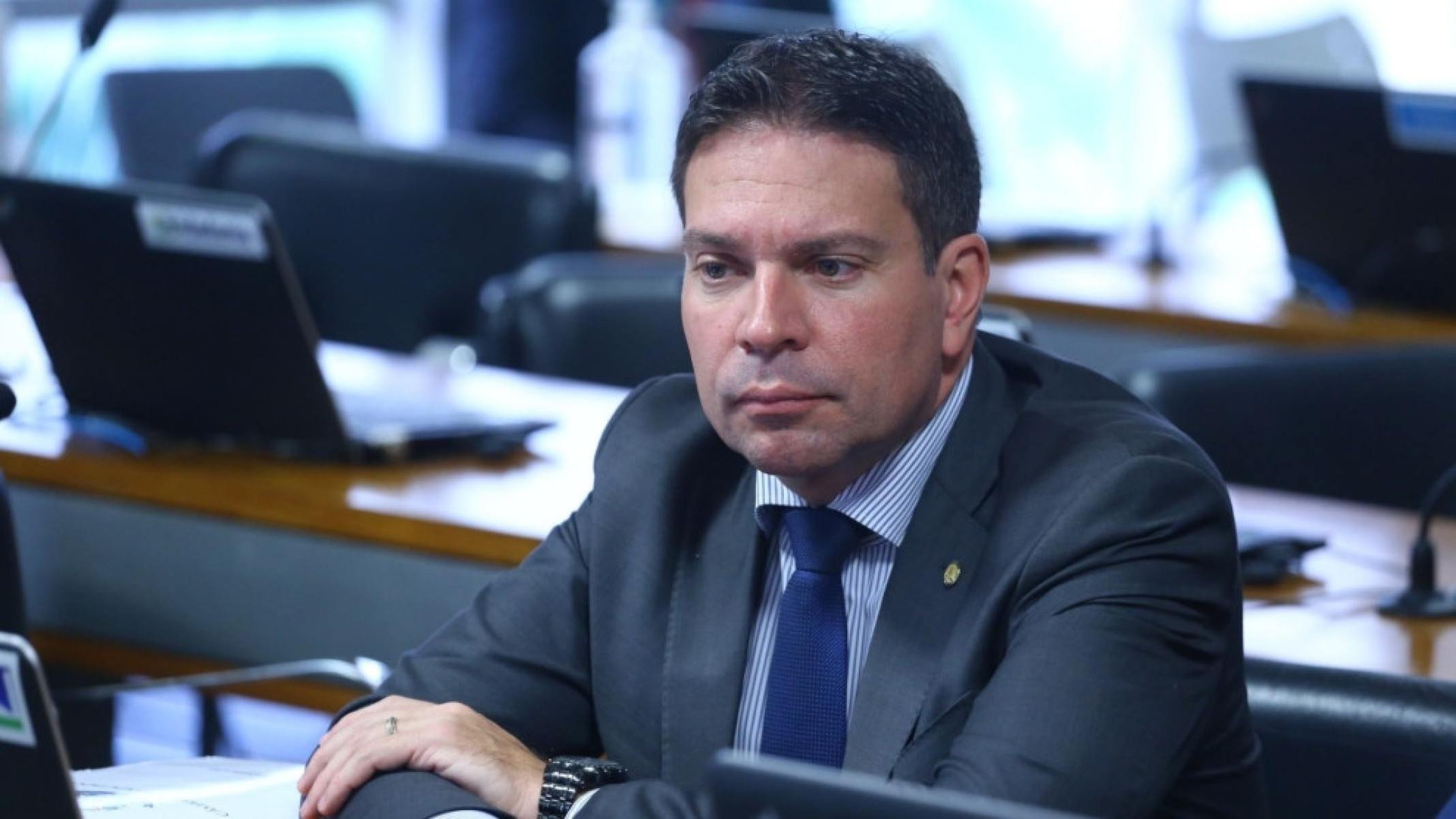 Como Ramagem, foragido nos EUA, usou suas emendas na Câmara - Platobr Politica