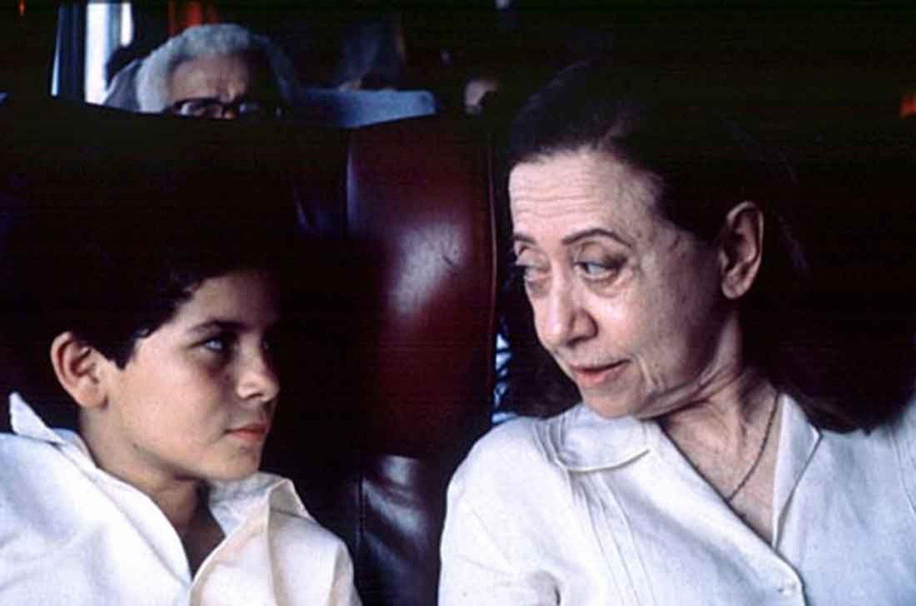 Vin&iacute;cius de Oliveira, aos 12 anos, contracena com Fernanda Montenegro em Central do Brasil