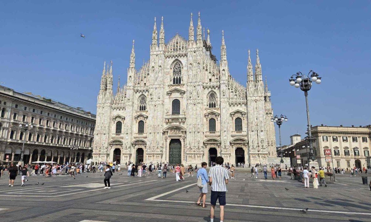 A Catedral de Mil&atilde;o (Duomo di Milano) &eacute; um dos mais impressionantes templos g&oacute;ticos do mundo
