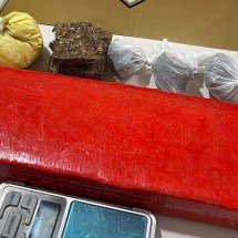 Adolescente parada em blitz assume esquema de delivery de drogas - Divulgação/Polícia Militar