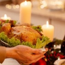 Encomendar ceia de natal vale a pena? Veja o que levar em consideração - Freepik