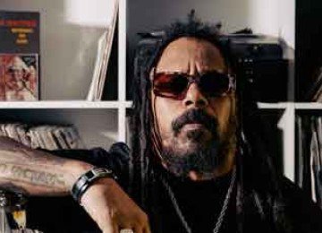 Marcelo Falcão se afastou dos palcos neste ano depois de sofrer uma lesão no joelho. O tempo de recuperação foi empregado na feitura do disco -  (crédito: Leo Gussi/Divulgação)