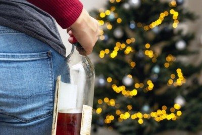 Mesmo o chamado 'álcool social' não é inofensivo -  (crédito: Freepik)