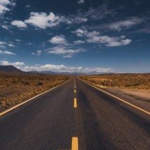 Rodovia ‘flutua’ sobre o oceano e parece cenário de ficção - Pexels/Abrek Okur