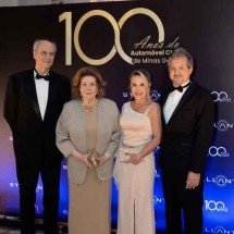 Eduardo e Letícia Nelson de Senna, com o casal presidente do Clube, Silvana e Ragheb Hamade Filho -  (crédito: Divulgação Automóvel Clube)