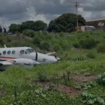 Avião cai em aeroporto de cidade mineira  - Reprodução