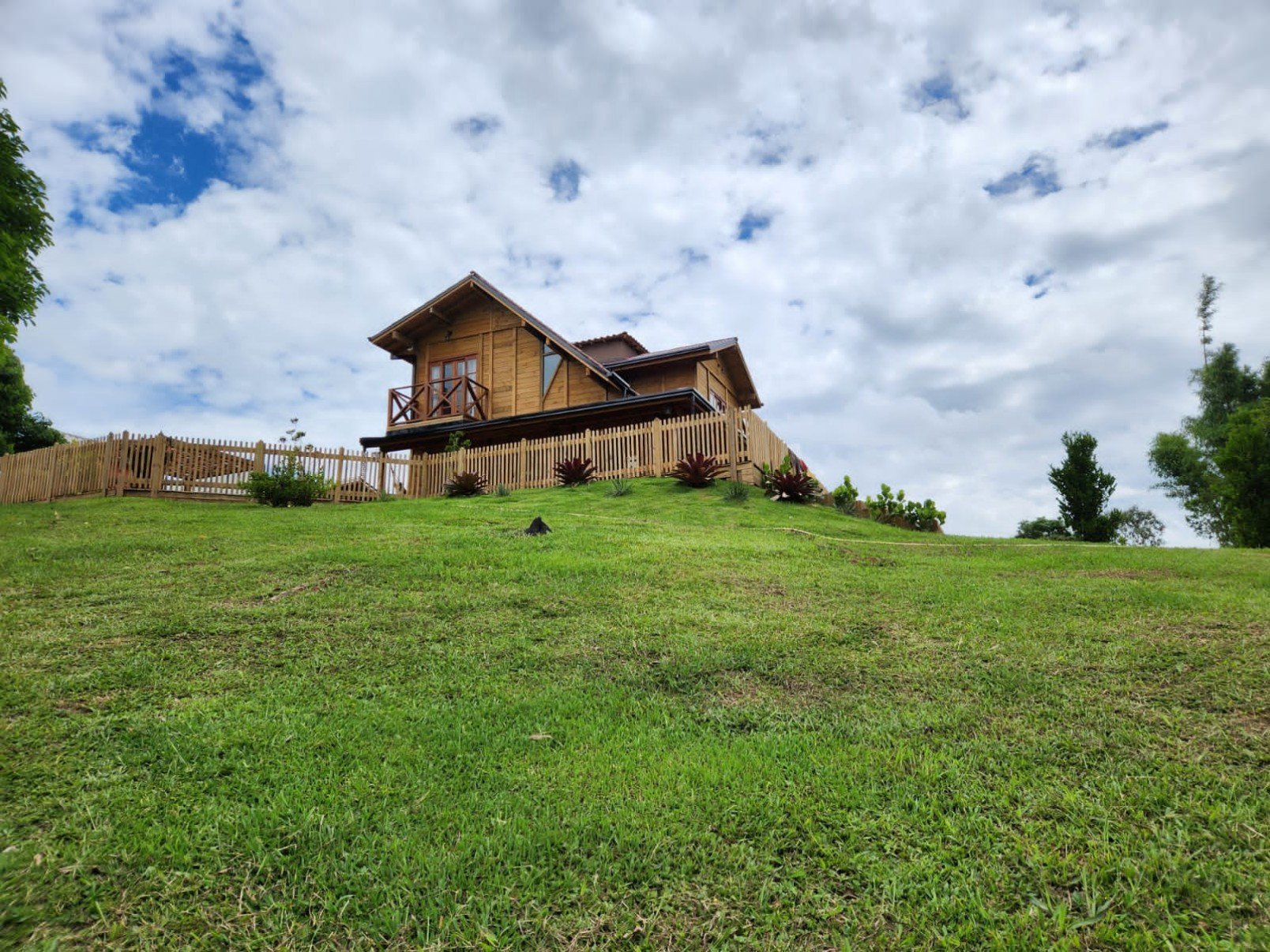 Setor habitacional nota aumento no uso de casa de madeira - DINO