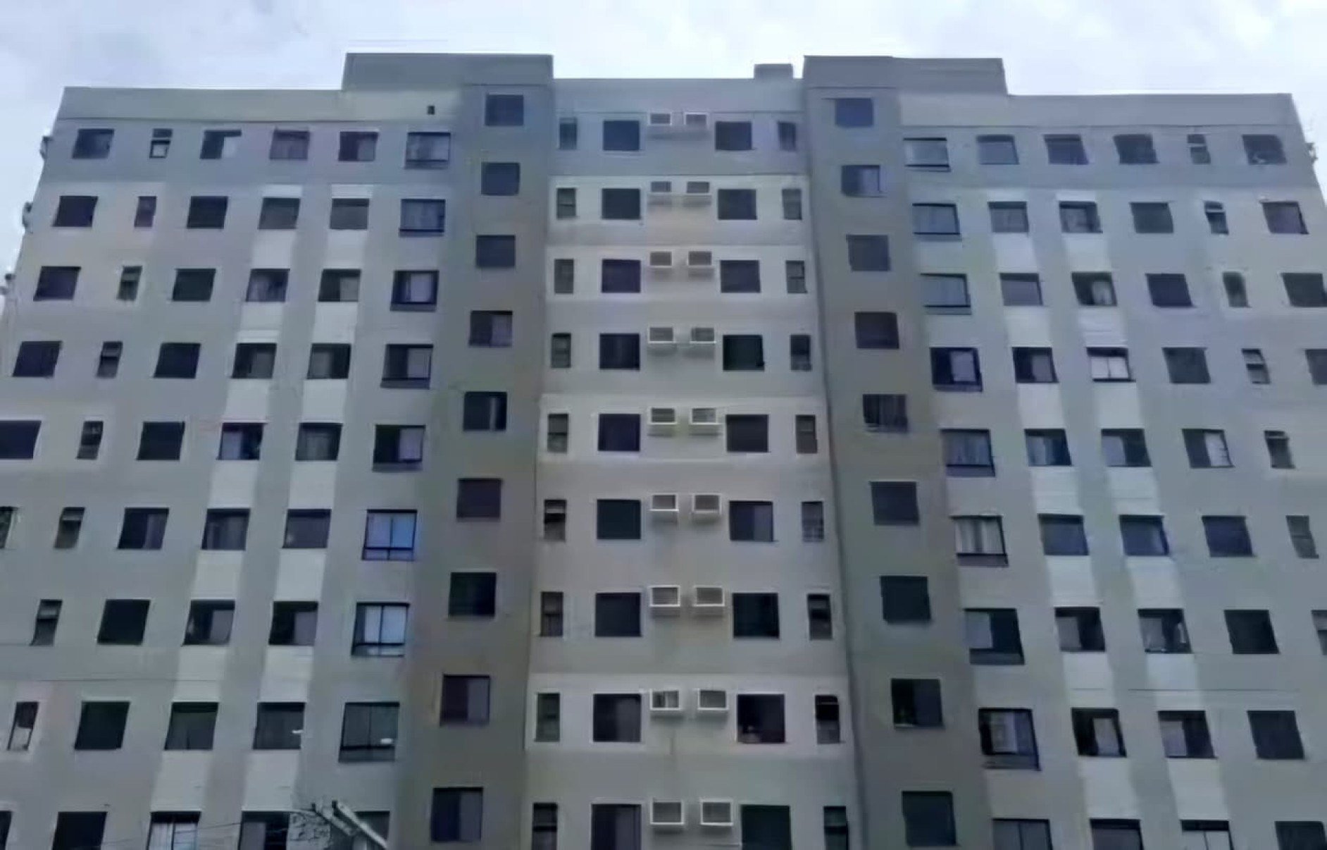 Mãe de menino que morreu ao cair do 12º andar é ouvida e liberada - Vin&iacute;cius Lemos