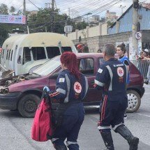 Veja fotos da simulação de queda de avião realizada neste sábado (29) em BH - Edésio Ferreira/EM/DA Press