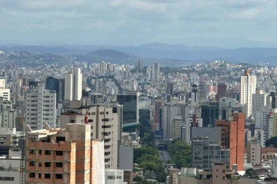 Temperatura mais alta de 2025, de 35,5 &deg;C, foi registrada no dia 07/10/2025, uma ter&ccedil;a feira, &agrave;s 14h50, em Venda Nova -  (crédito: Mateus Parreiras/EM/D.A.Press)