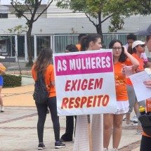 Veja como foi a caminhada pelo Fim da Violência contra Mulheres e Meninas - Edésio Ferreira/EM/D.A Press