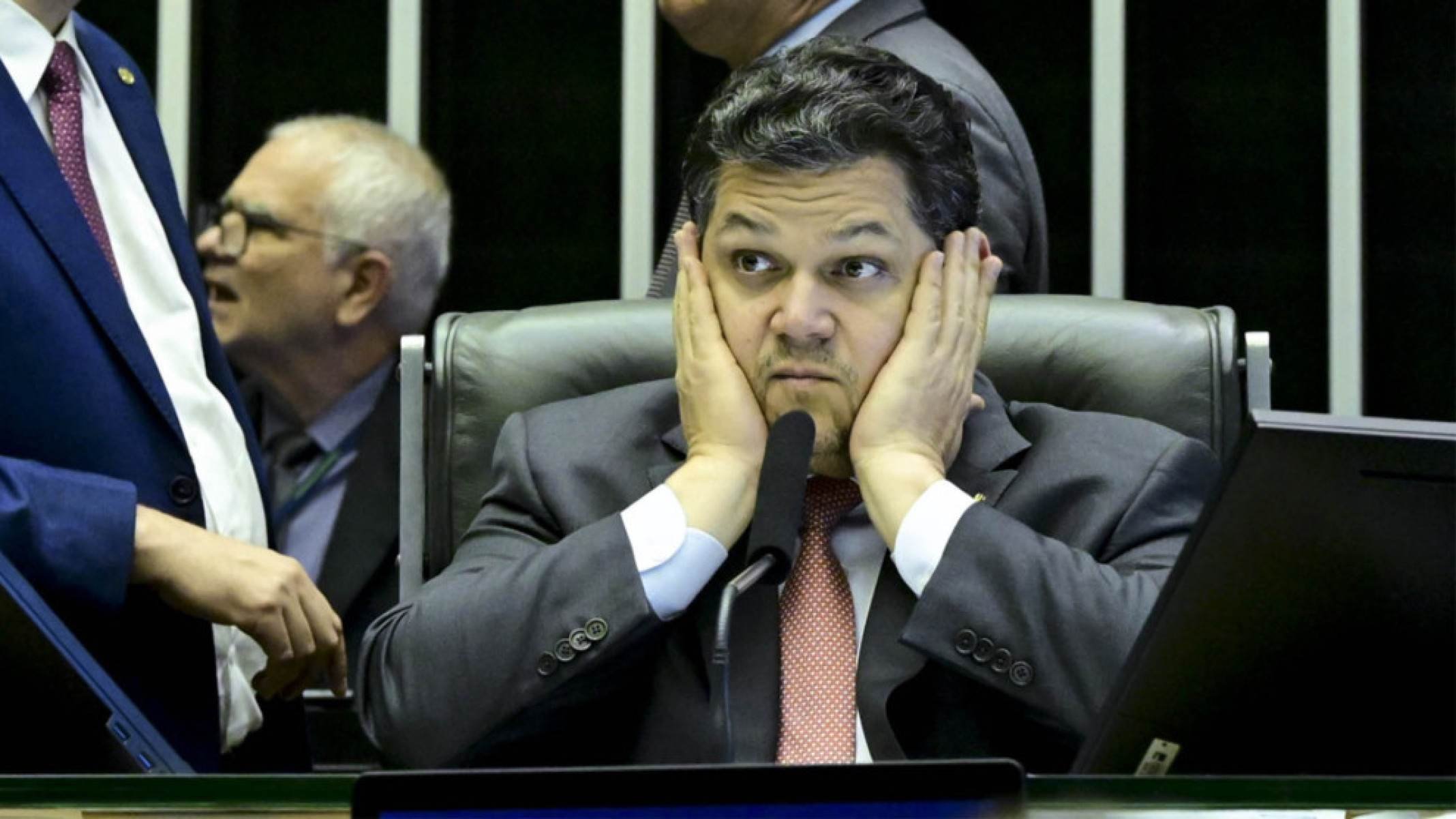 Planalto nega que Lula pretenda romper com Alcolumbre caso Messias seja rejeitado