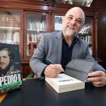 Escritor Paulo Rezzutti lança biografia de dom Pedro II - Marcos Vieira/EM/D.A Press