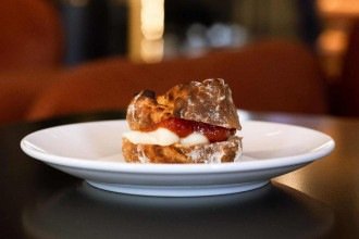 Broa Café reforça protagonismo de sabores mineiros em hotel de BH
