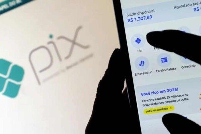 Brasileiros movimentaram R$ 166 bilhÃµes no pix sÃ³ na sexta (28/11) -  (crédito: AgÃªncia Brasil)