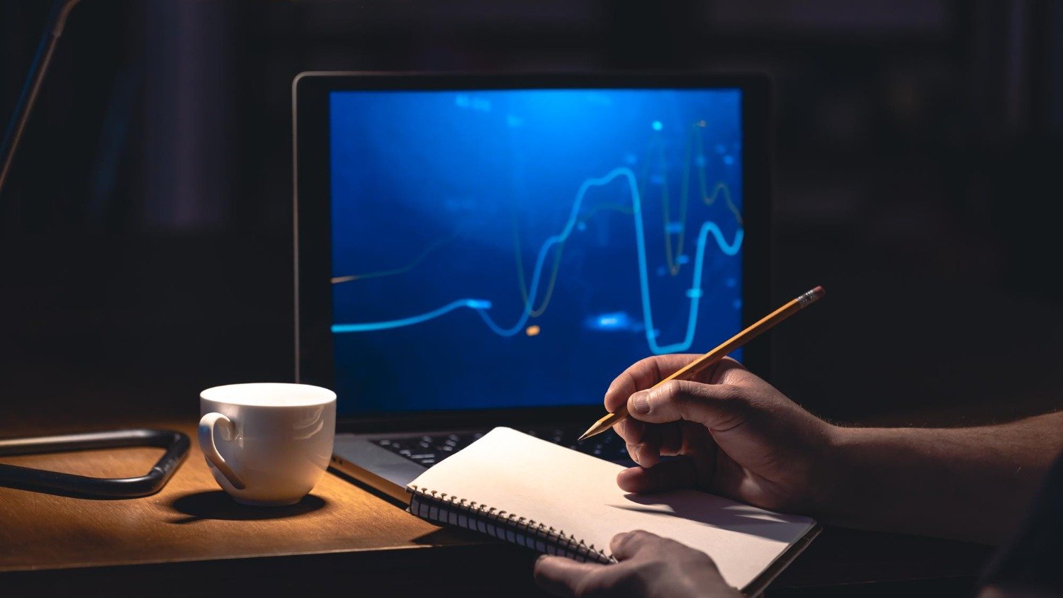 Como investir em tecnologia como Cathie Wood sem sair do Brasil? - Freepik