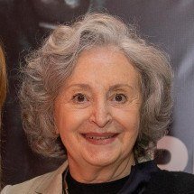 Ana Lúcia Torre lida com falhas de memória e conta com assistente para seguir em cena - Wikimedia Commons / Domínio Público