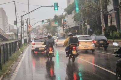 BH est&aacute; sob alerta de chuva  -  (crédito: Jair Amaral/EM/D.A Press)