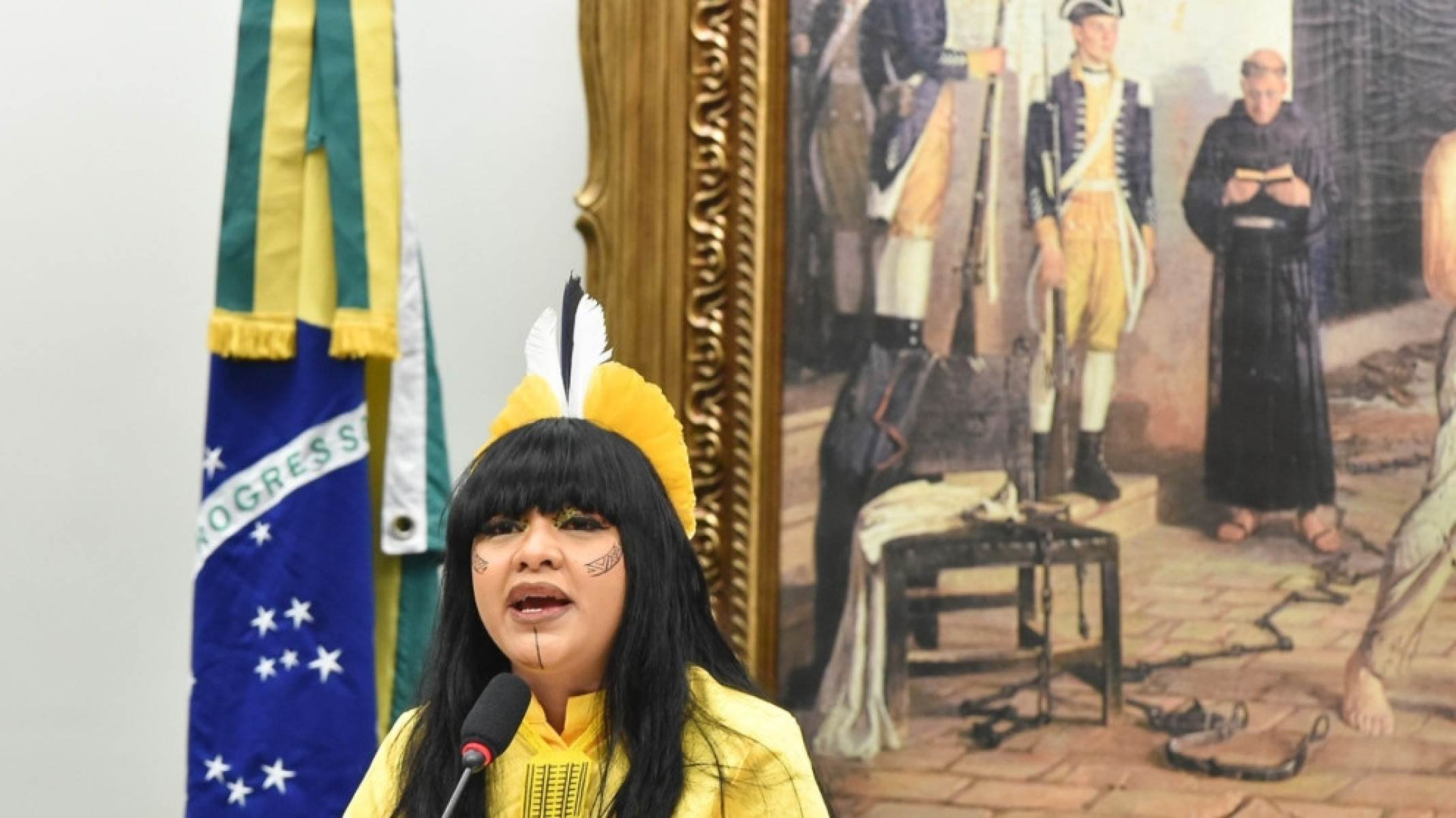 Deputada pede escolta da PF depois de ouvir de colega do PL que ‘merecia’ bofetada