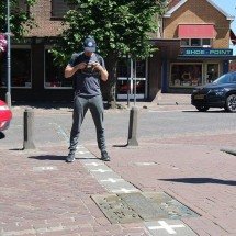 Fronteira entre países divide casas ao meio na cidade de Baarle e atrai curiosos - reprodução/ tripadvisor