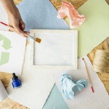 Oficina ensina a reciclar e transformar garrafas de vidro em arte 