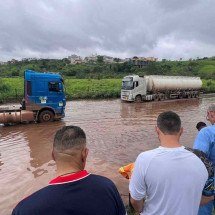 BR-381: alagamento interdita rodovia na saída de BH 