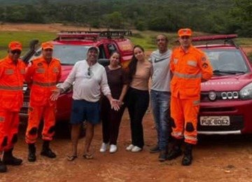 Temporal vira barco de velejador em MG e ele usa velas contra hipotermia -  (crédito: CBMMG/Divulga&ccedil;&atilde;o)