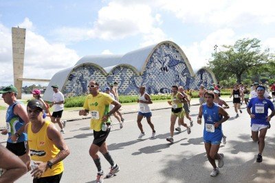 Corridas longas exigem preparo físico adequado e autoconhecimento -  (crédito: Sergio Shibuya/ZDL)