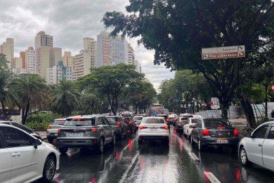 Regiões de BH registra 20% da chuva prevista para dezembro em apenas dois dias -  (crédito: Edésio Ferreira/EM/D.A.Press)