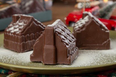 Por dentro das casinhas, camadas de massa e recheio criados pela Pedaço de Mimo -  (crédito: Letícia Duval/Divulgação)