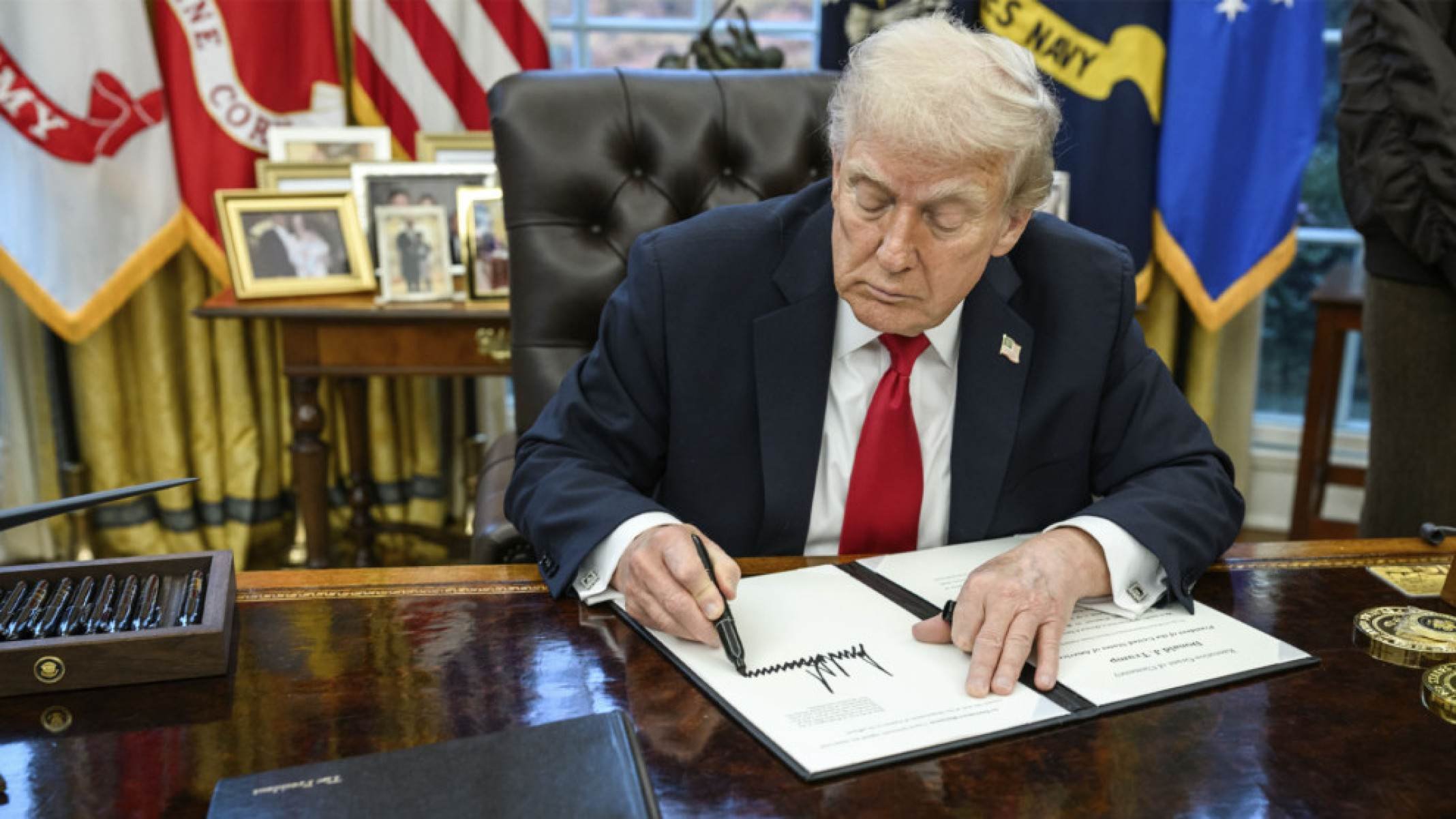 Trump ‘desmantelou’ agência referência em prevenção de doenças, diz infectologista