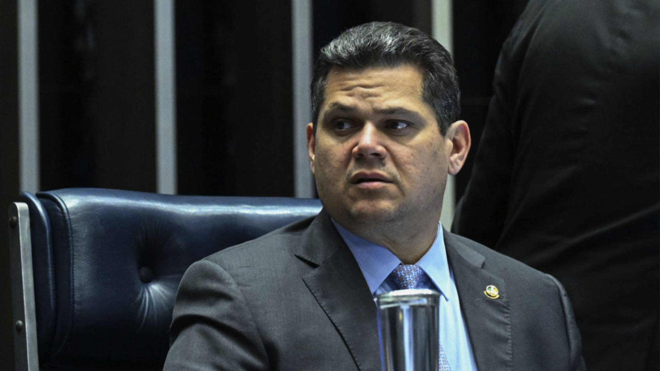 Em atrito com o Planalto, Alcolumbre também entra em confronto com o STF