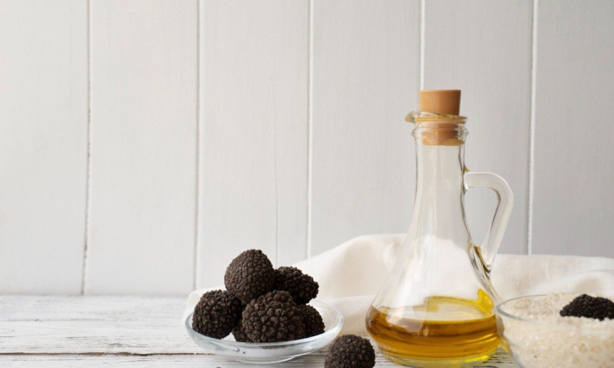 Poderíamos fazer uma lista extensa de alimentos que performam riqueza no Brasil atual, de verduras orgânicas até azeite trufado -  (crédito: Freepik)