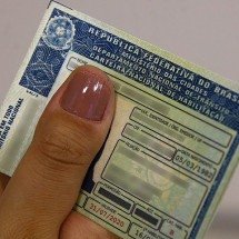 Carteira de motorista dispensa autoescola: governo define novo modelo de habilitação - Marcello Casal Jr/Agência Brasil