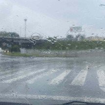 Cidades mineiras estão sob alerta de chuva e ventos fortes neste sábado (6) - Renata Galdino/Em/D.A Press