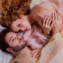 Peça 'De repente, nós' estreia no Cine Theatro Brasil - Lorena Zschaber/Divulgação